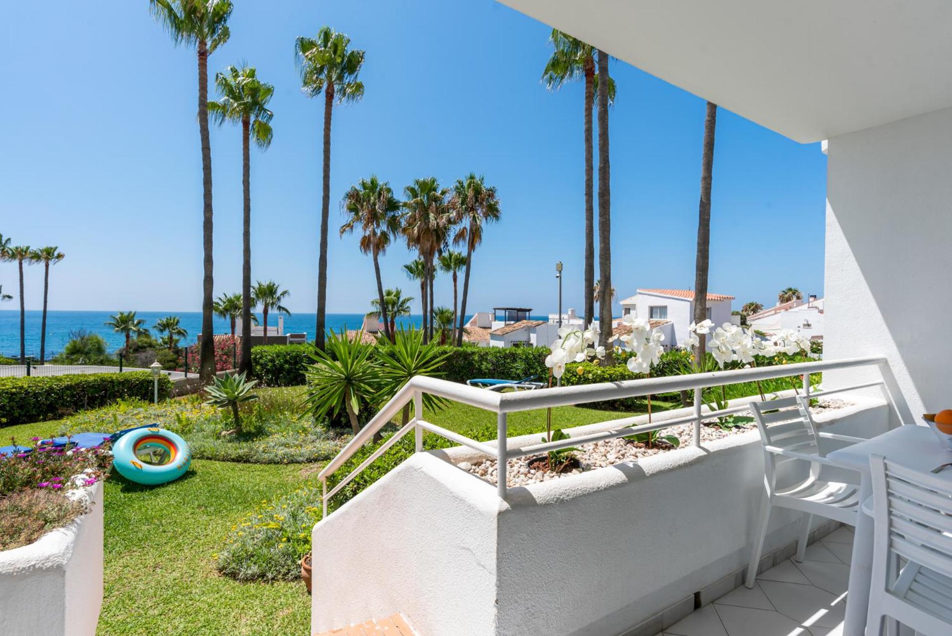 Playa Miraflores Luxury Beachfront Apartment Sitio de Calahonda Εξωτερικό φωτογραφία